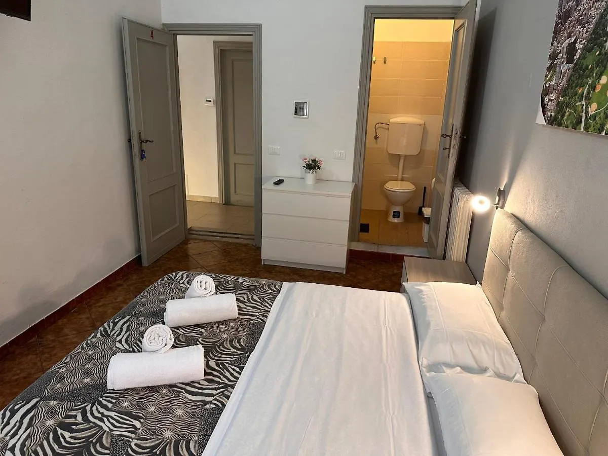 פיזה Crown Guest House 0*,