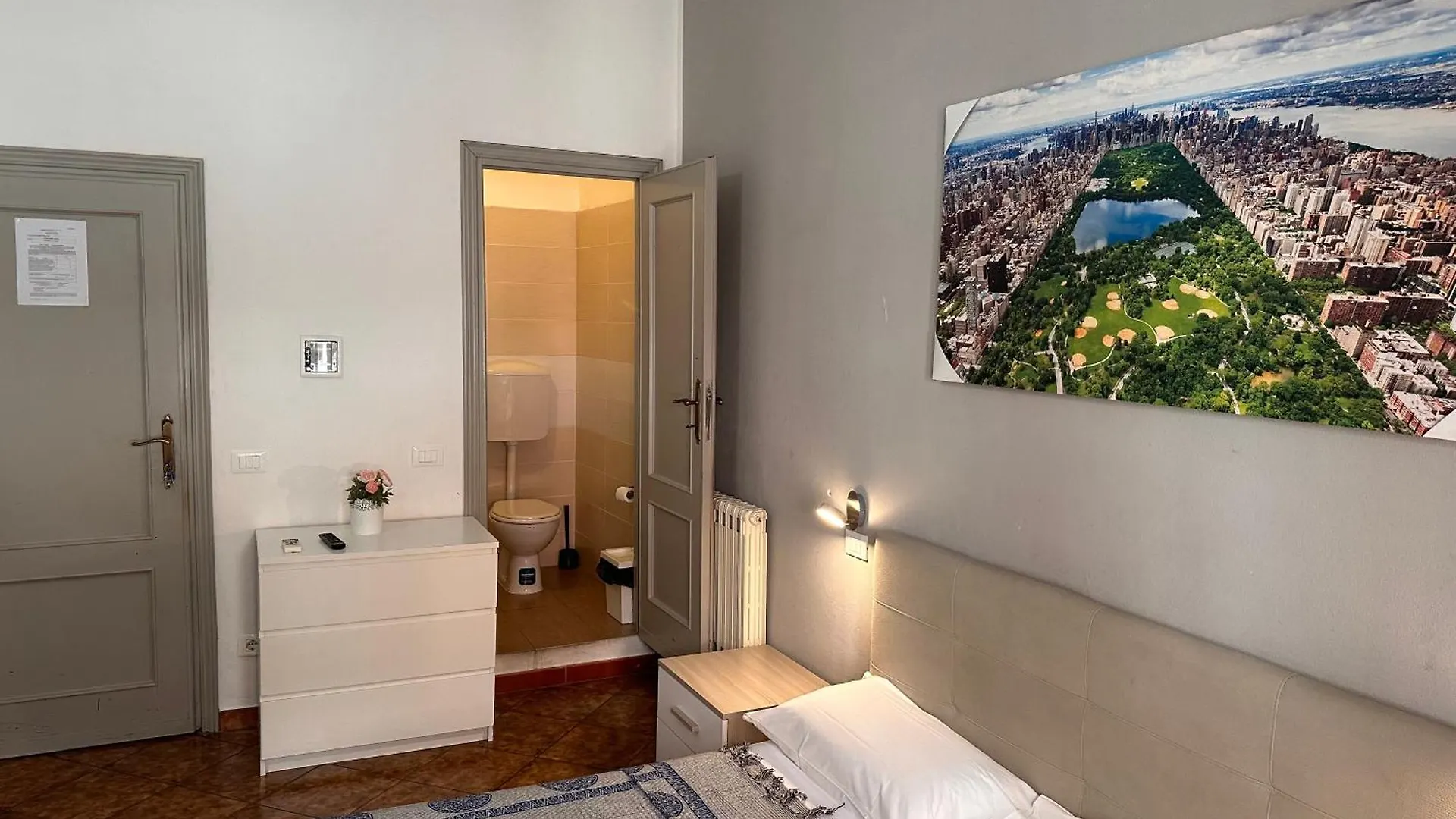 Crown Guest House 比萨