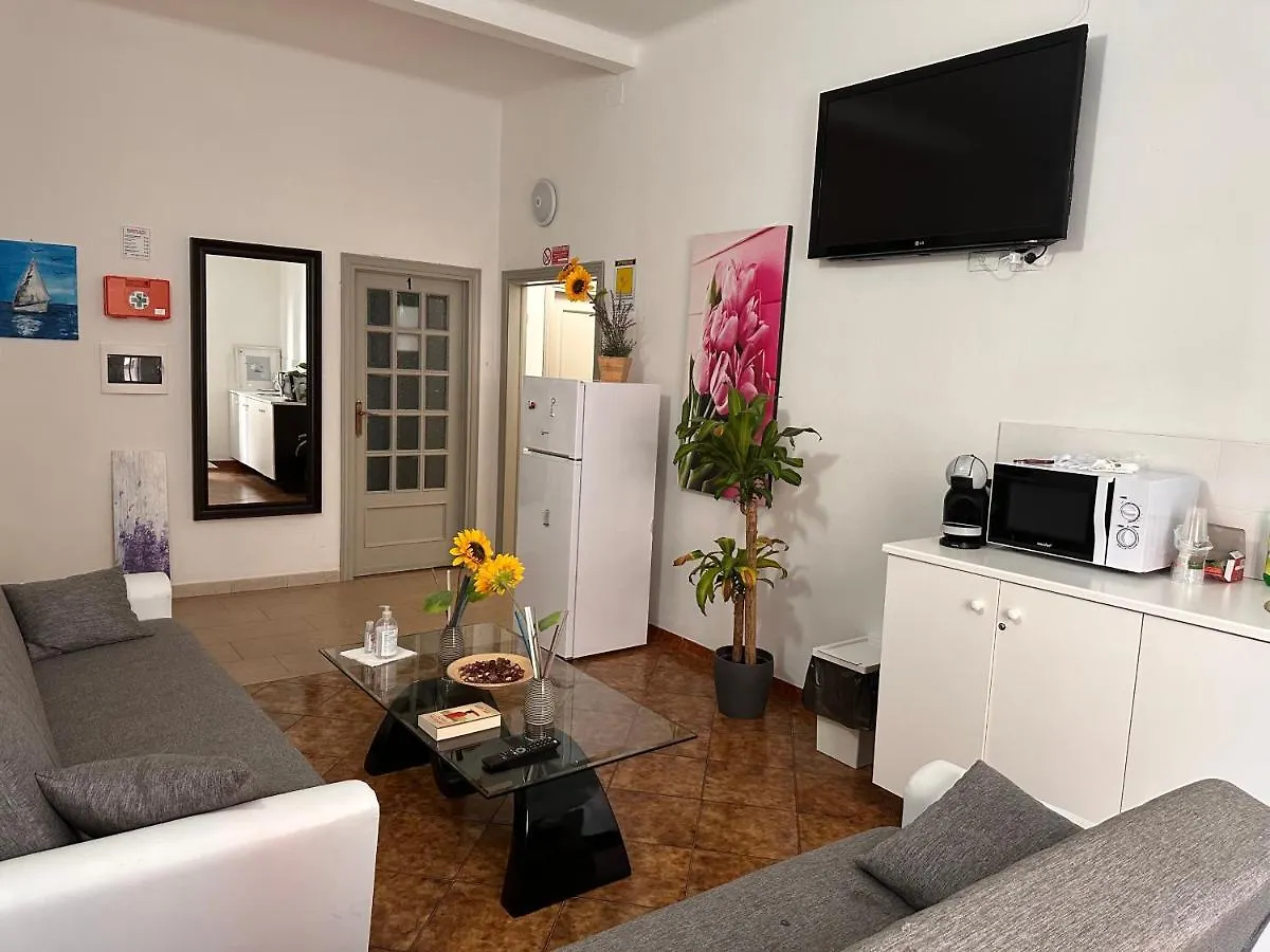 Crown Guest House Pisa Italia
