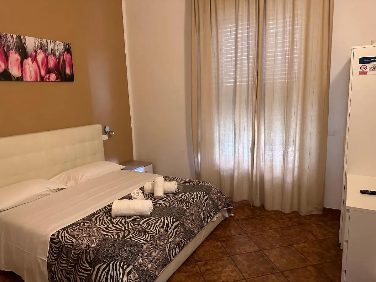 Crown Guest House Pisa Italia
